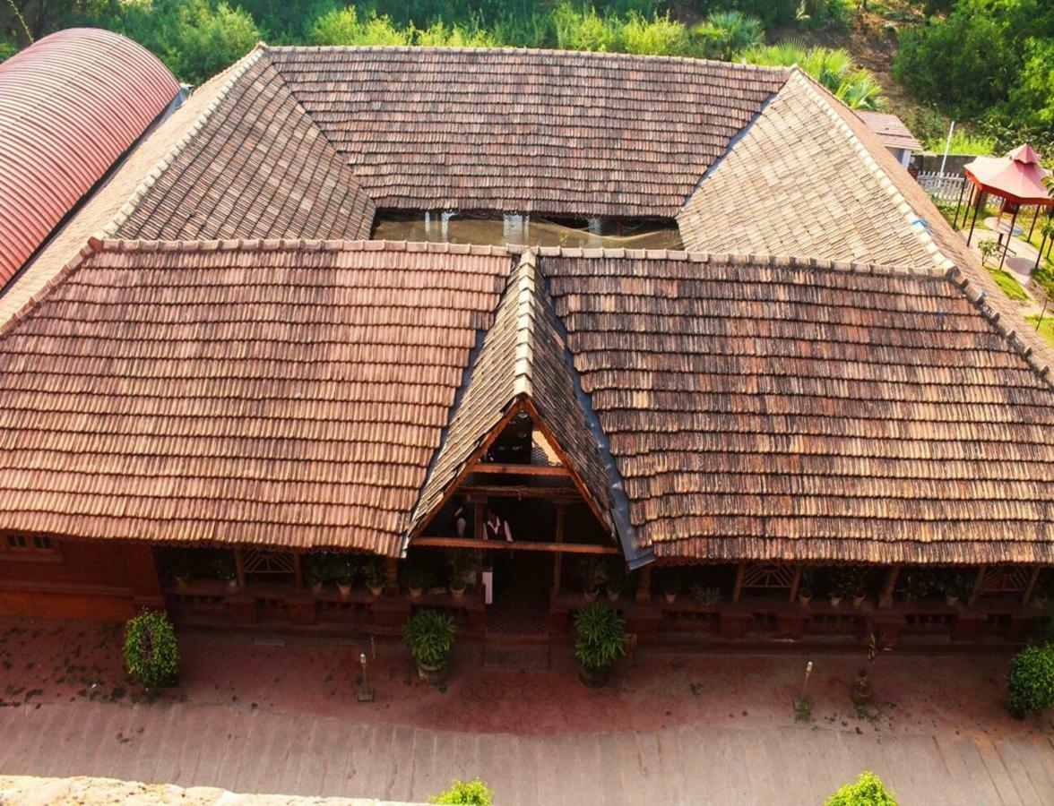 Готель Red Rock Residency Мангалур Екстер'єр фото